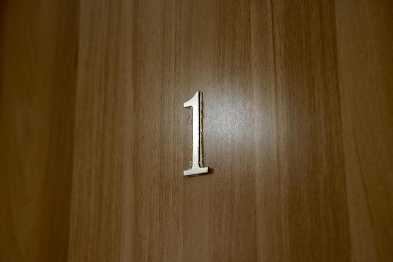 City Center Two Private Bedrooms Near Scanderbeg Square On Shared Apartment Tirana Exterior photo